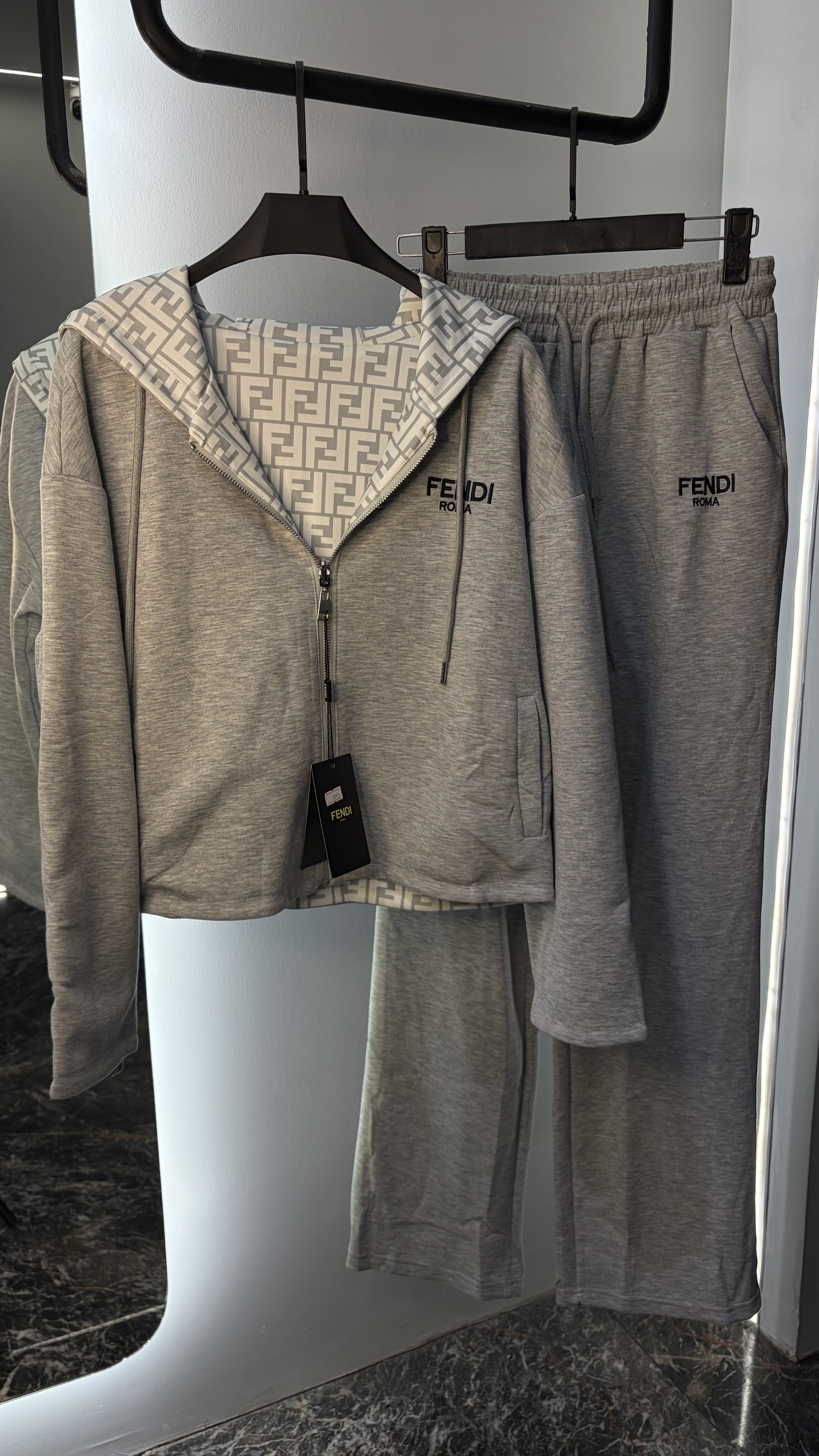 ست از برند Fendi